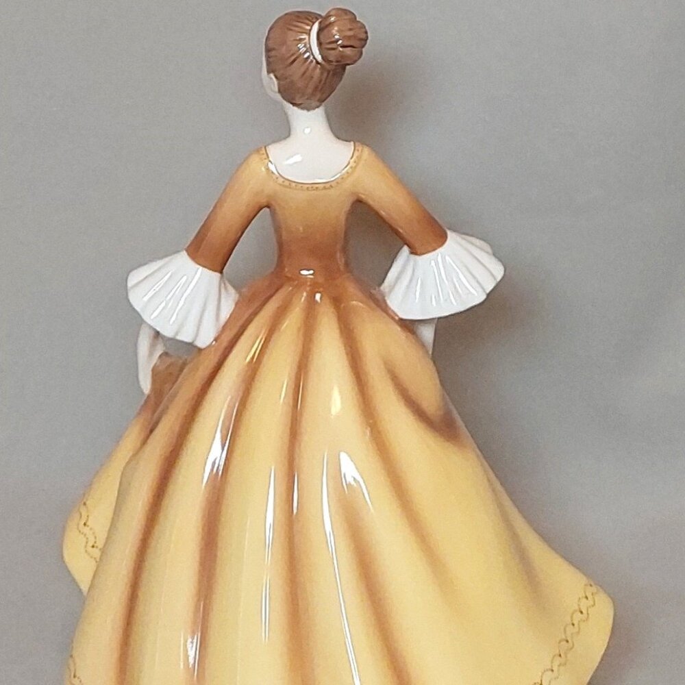 Royal Doulton "Stephanie" Vintage Home/Office Collectible Decor Statue Figurine - Picture 7 of 16